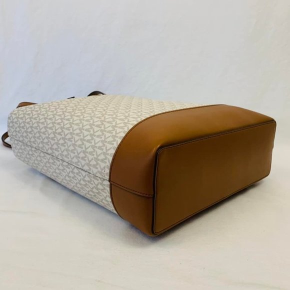 Michael Kors Kelli Large Two-Tone Logo Tote Bag - Picture 13 of 15